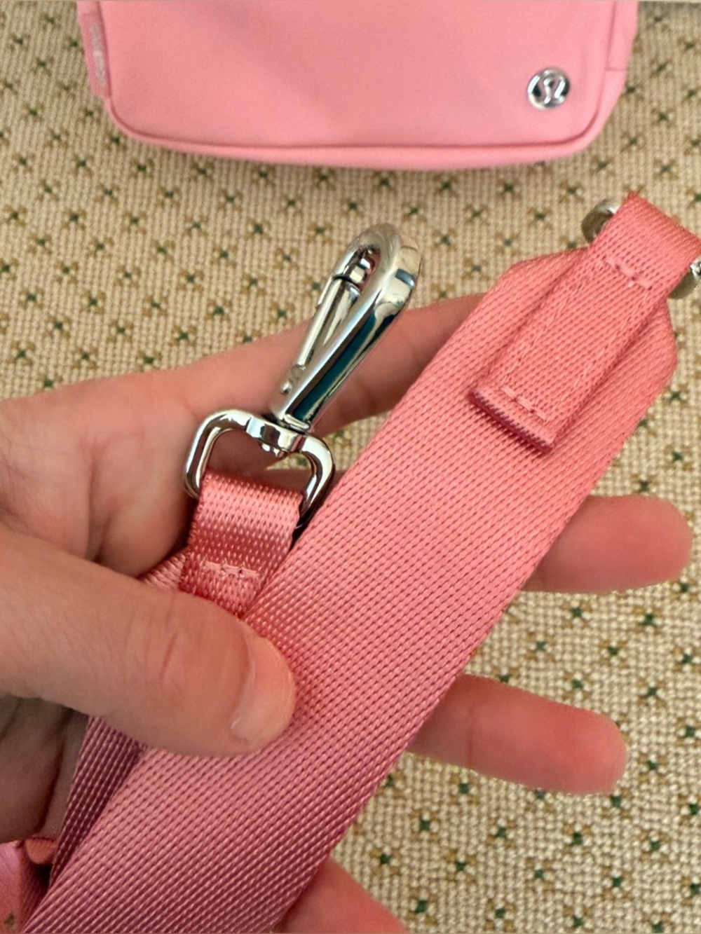 EUC Lululemon Everywhere 2L Pink Crossbody bag - Picture 3 of 8